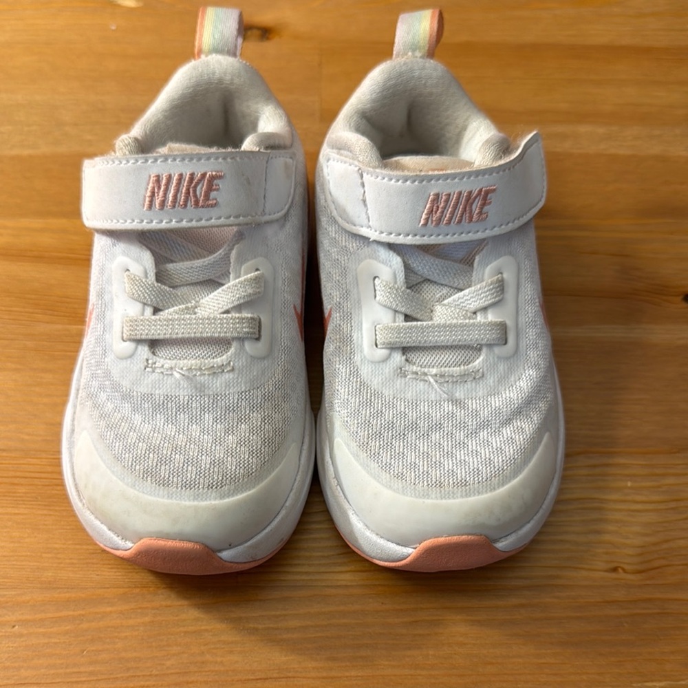 Nike White and Pink Sneakers with Velcro Strap